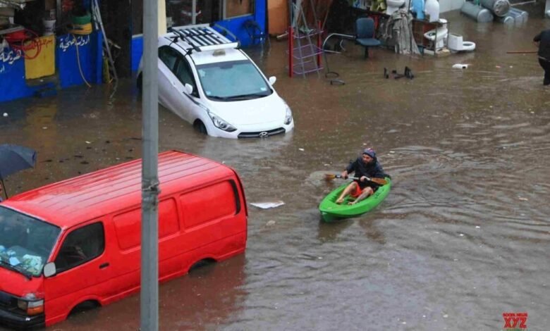 تقارير محلية: أمطار غزيرة وسيول تعيق أوتوستراد البترون–طرابلس